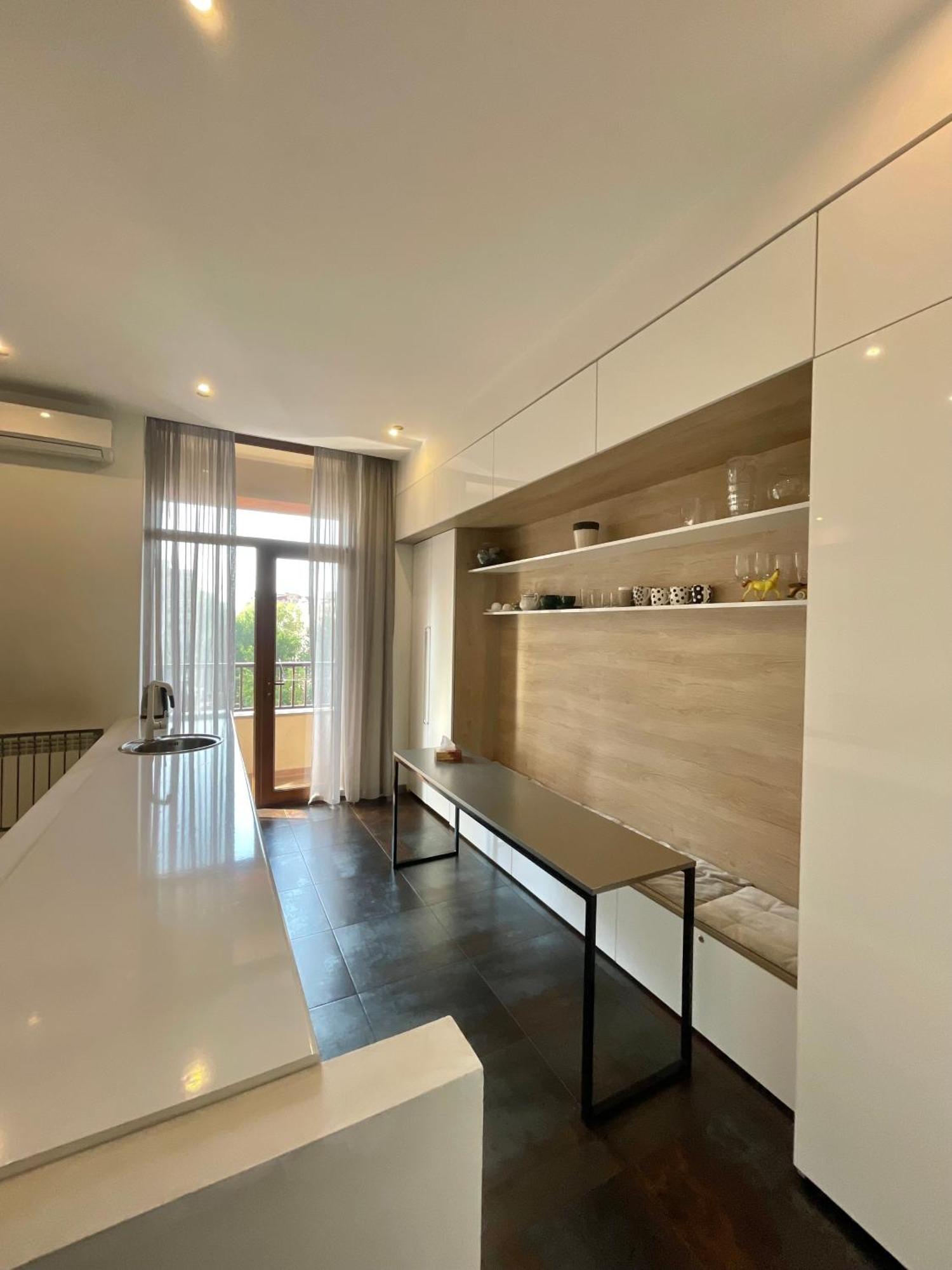 Metro Apartment Yerevan Exterior photo